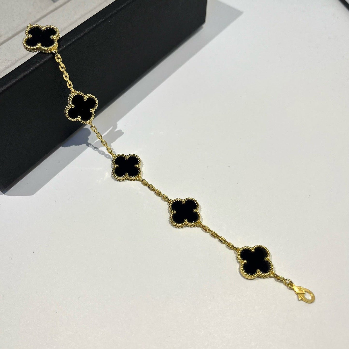 [LumiVibe] CLOVER 5 MOTIF ONYXS BRACELET COLLECTION