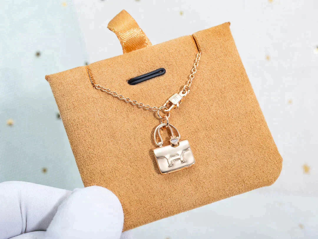 [LumiVibe]AMULETTE PEDANT ROSE GOLD NECKLACE