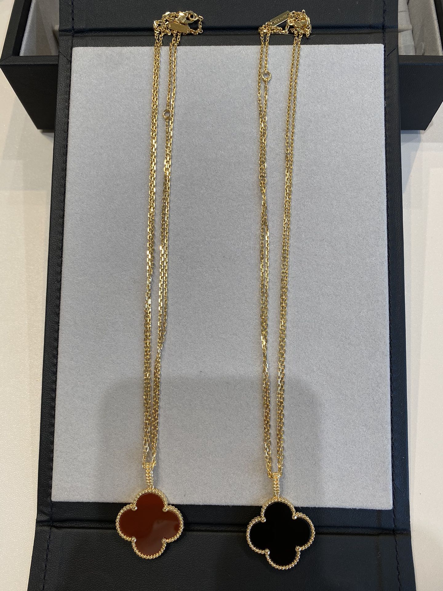 [LumiVibe]CLOVER 25MM NECKLACE GOLD CARNELIAN