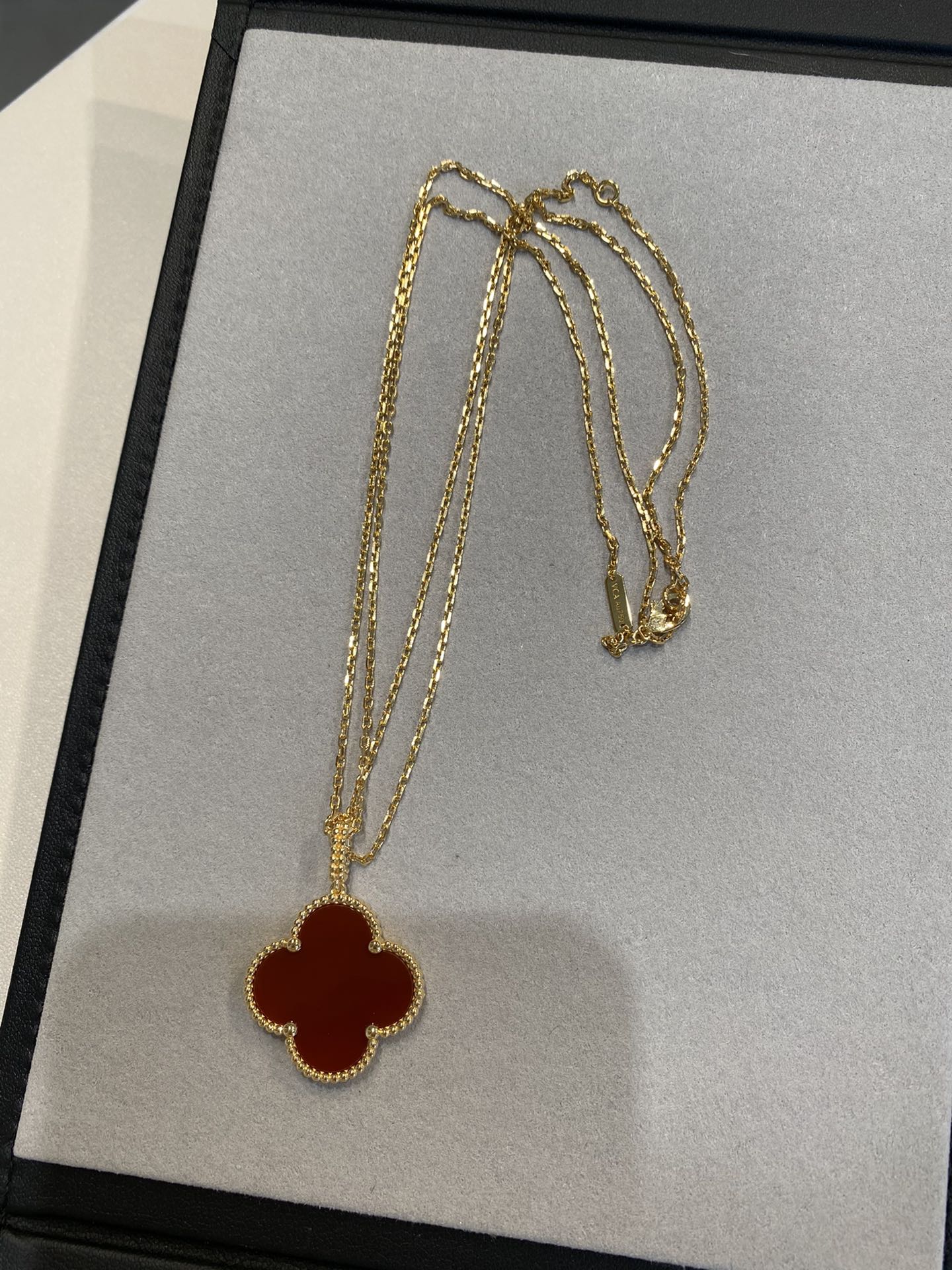 [LumiVibe]CLOVER 25MM NECKLACE GOLD CARNELIAN