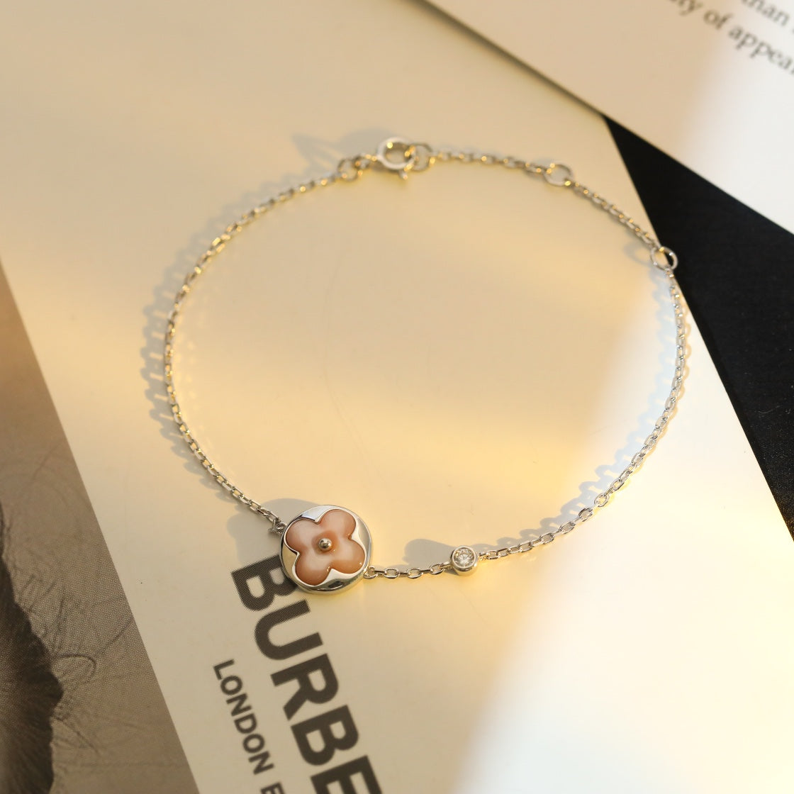 [LumiVibe]SUN MOTIF PINK MOP SILVER BRACELET