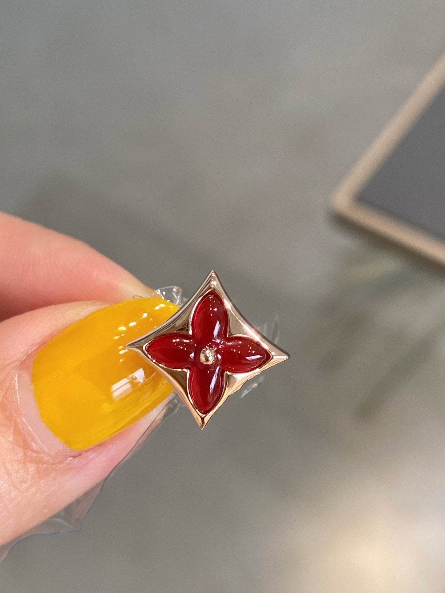 [LumiVibe]STAR AND SUN PINK GOLD CARNELIAN STUD EARRINGS