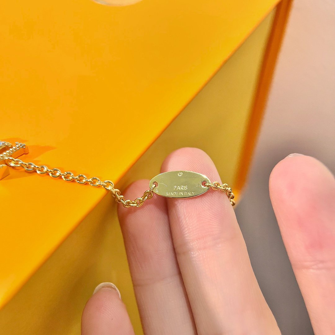 [LumiVibe]LOGO STAR MOTIF GOLD BRACELET