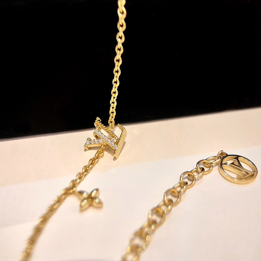 [LumiVibe]LOGO STAR MOTIF GOLD BRACELET