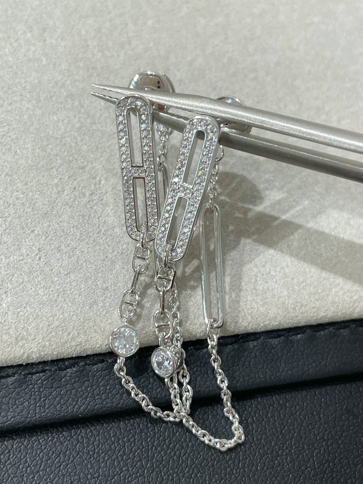 [LumiVibe]CHAINE CHAOS DIAMOND DROP EARRINGS