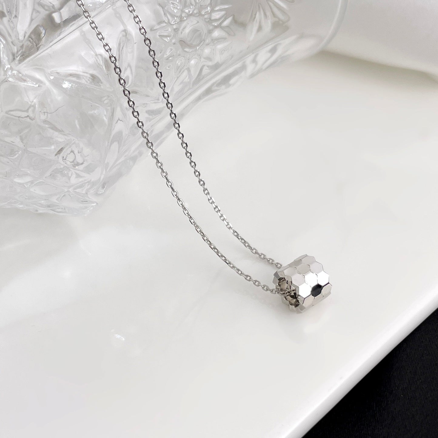 [LumiVibe]BEE MINI NECKLACE