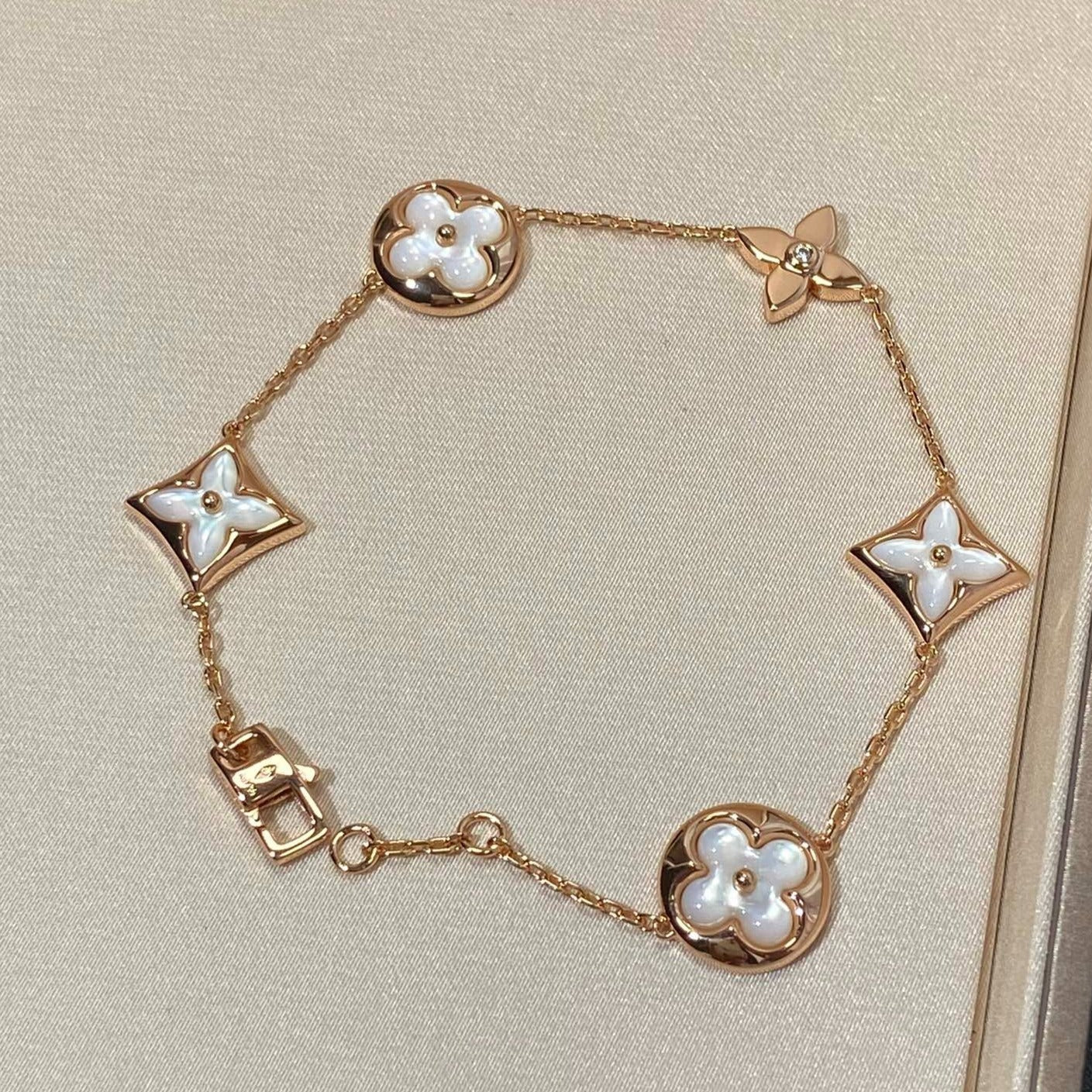 [LumiVibe]STAR AND SUN 5 MOTIF MOP PINK GOLD BRACELET