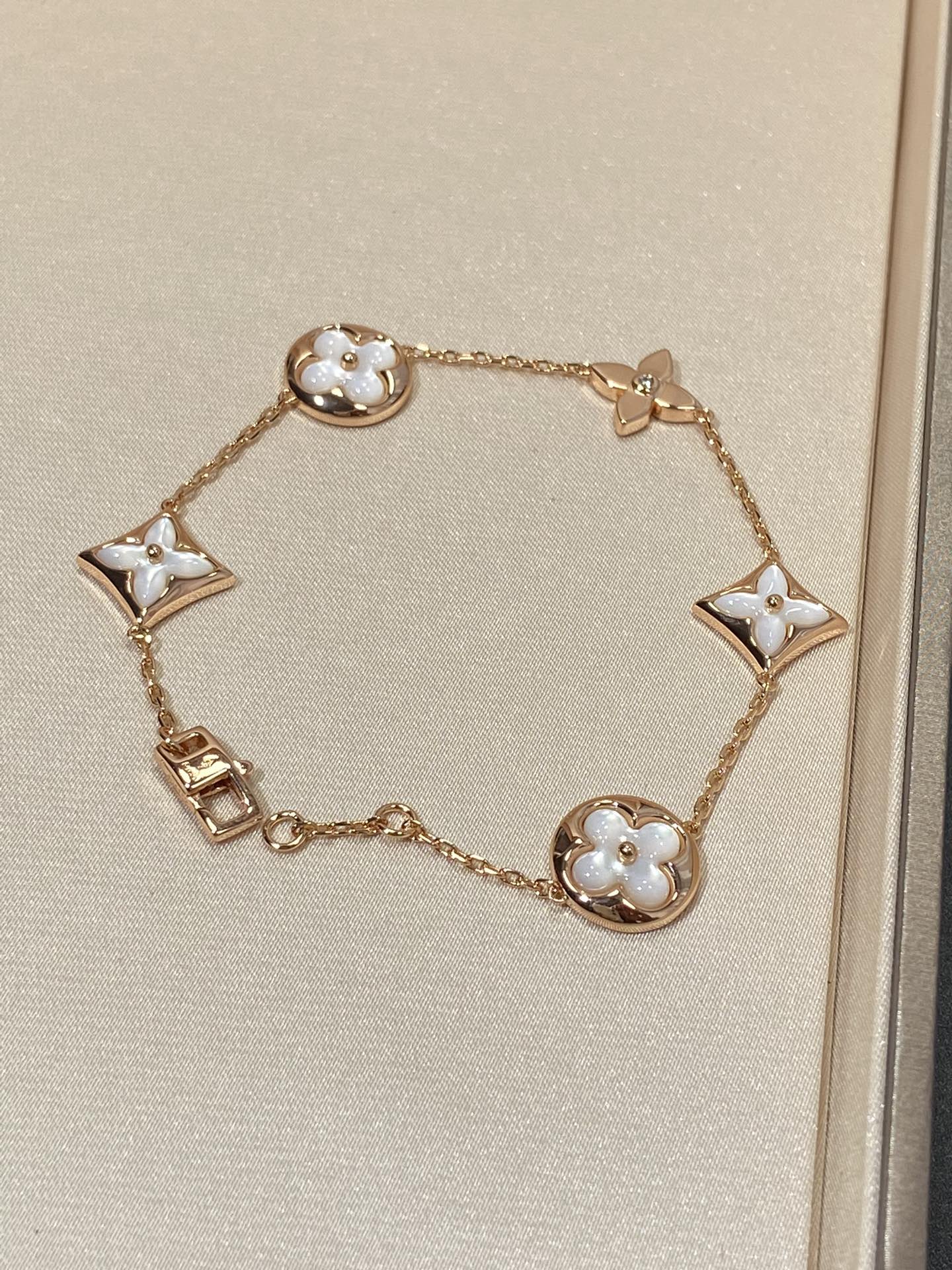 [LumiVibe]STAR AND SUN 5 MOTIF MOP PINK GOLD BRACELET