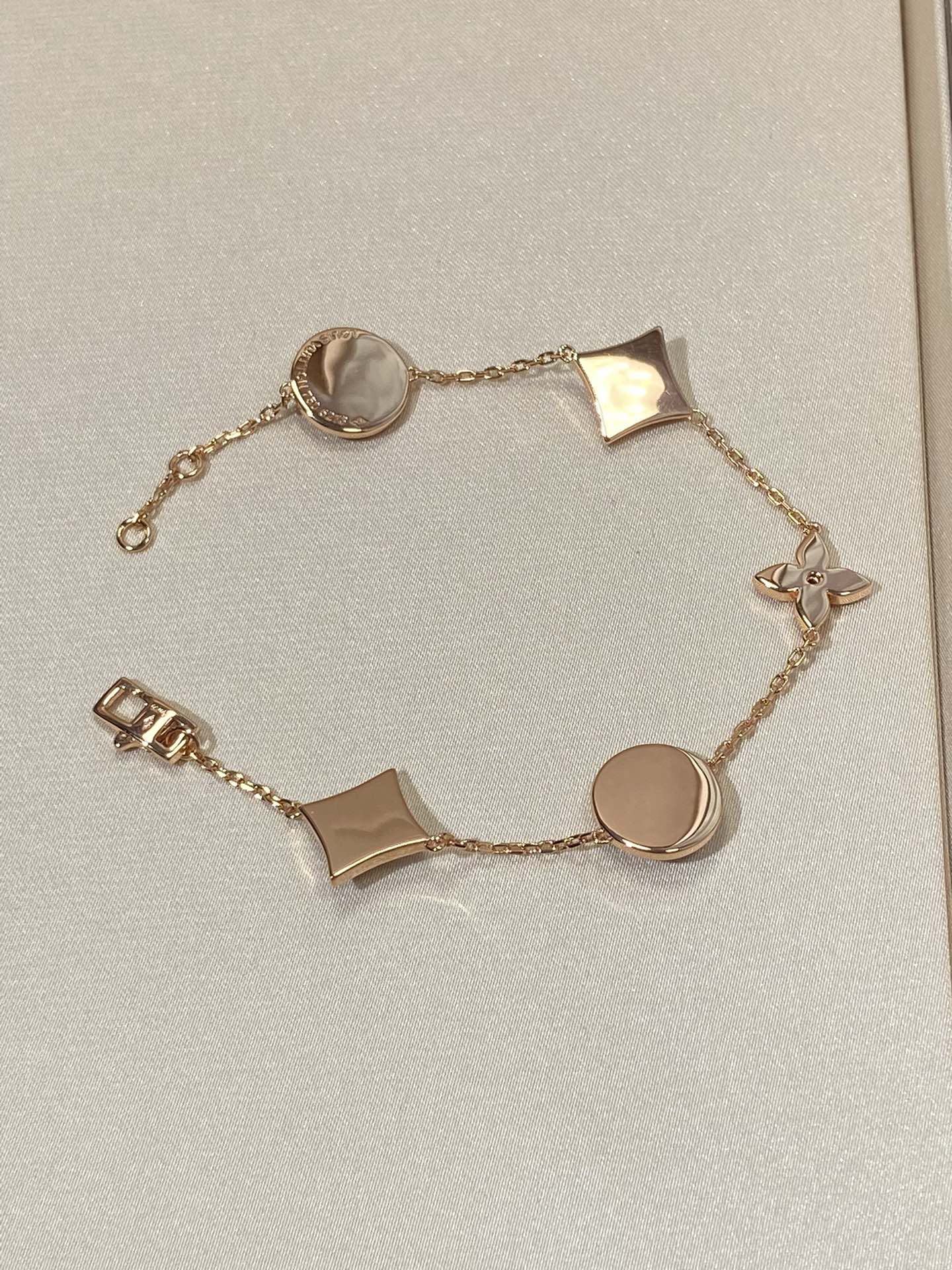 [LumiVibe]STAR AND SUN 5 MOTIF MOP PINK GOLD BRACELET