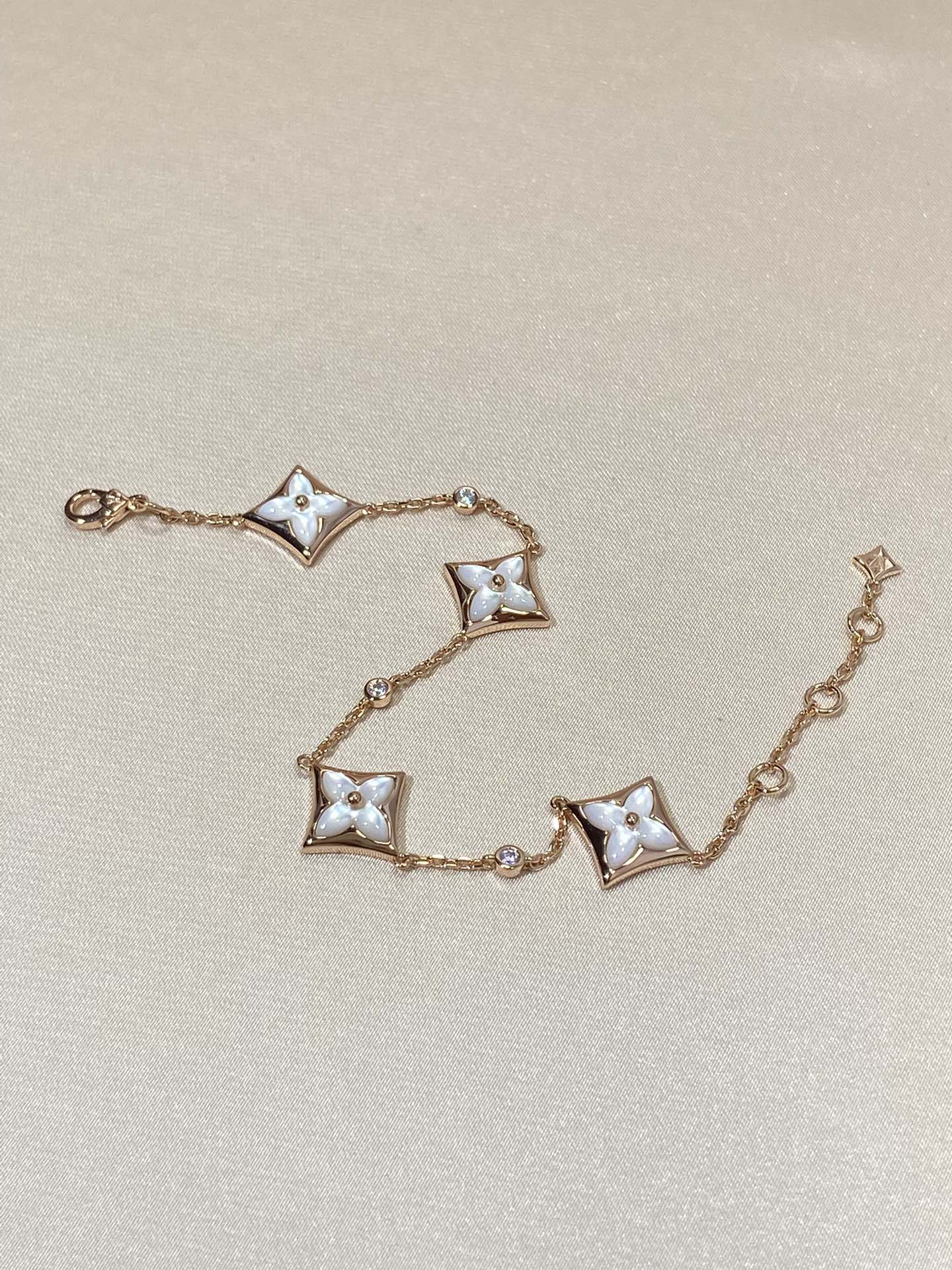 [LumiVibe]STAR 4 MOTIF MOP DIAMOND PINK GOLD BRACELET