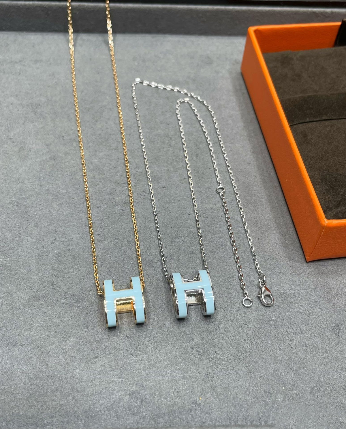 [LumiVibe]POP H SKY BLUE NECKLACE