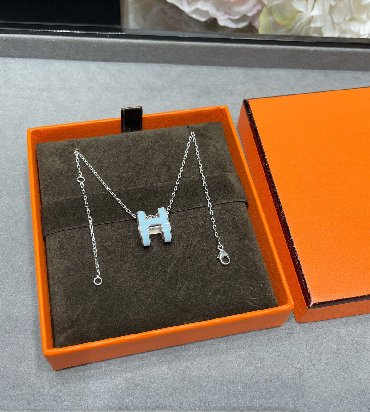 [LumiVibe]POP H SKY BLUE NECKLACE