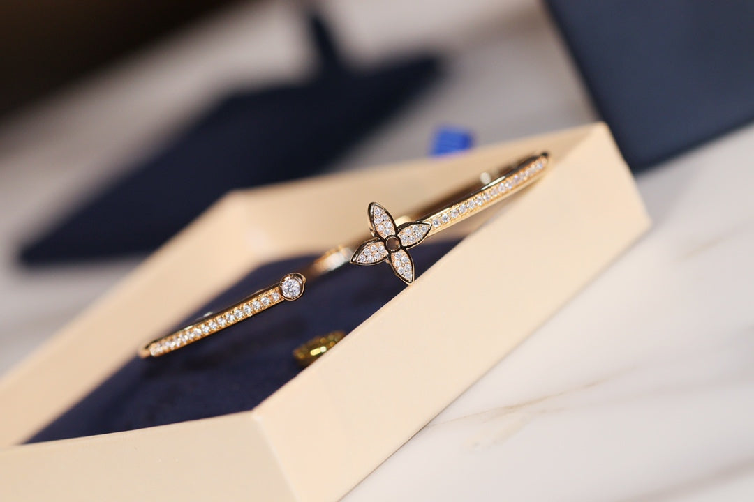 [LumiVibe]IDYLLE GOLD OPEN BRACELET DIAMOND PAVED