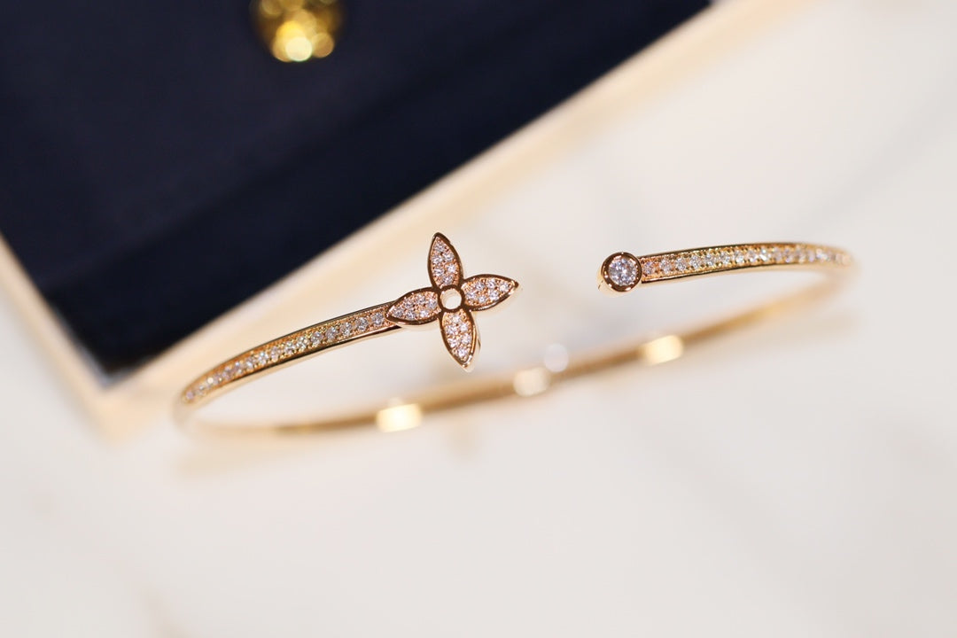 [LumiVibe]IDYLLE GOLD OPEN BRACELET DIAMOND PAVED