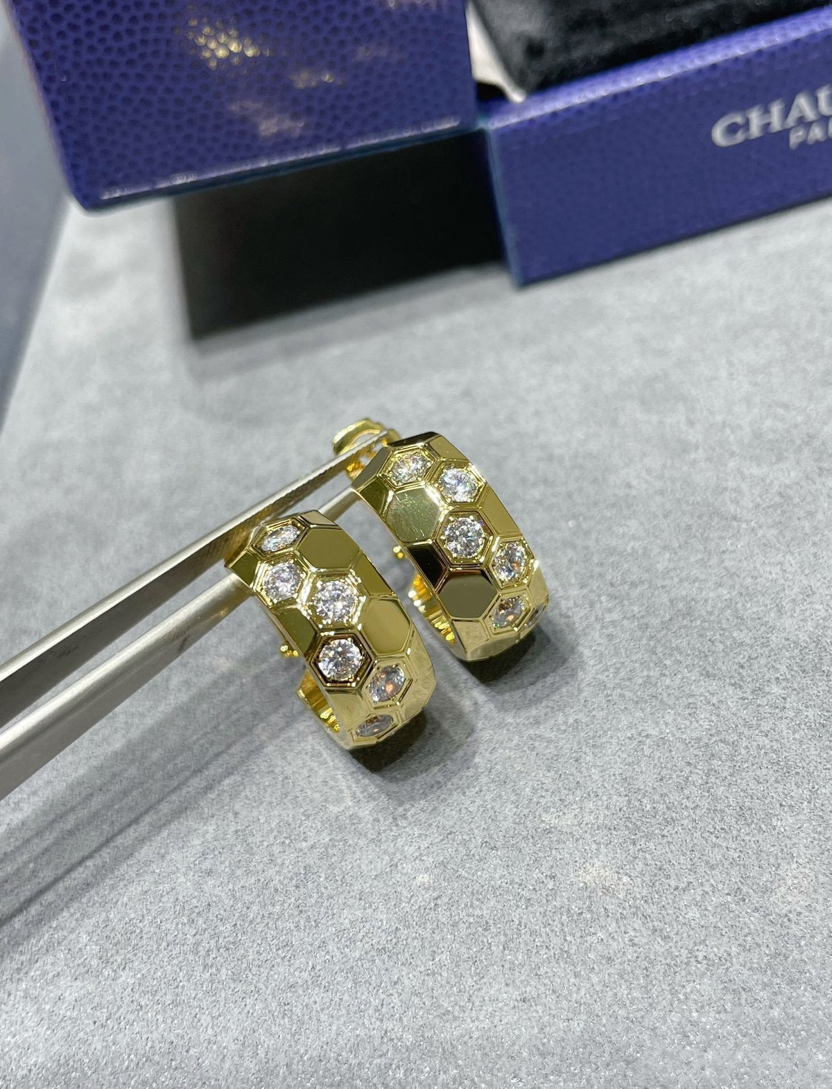 [LumiVibe]BEE LOVE DIAMOND HOOP EARRINGS