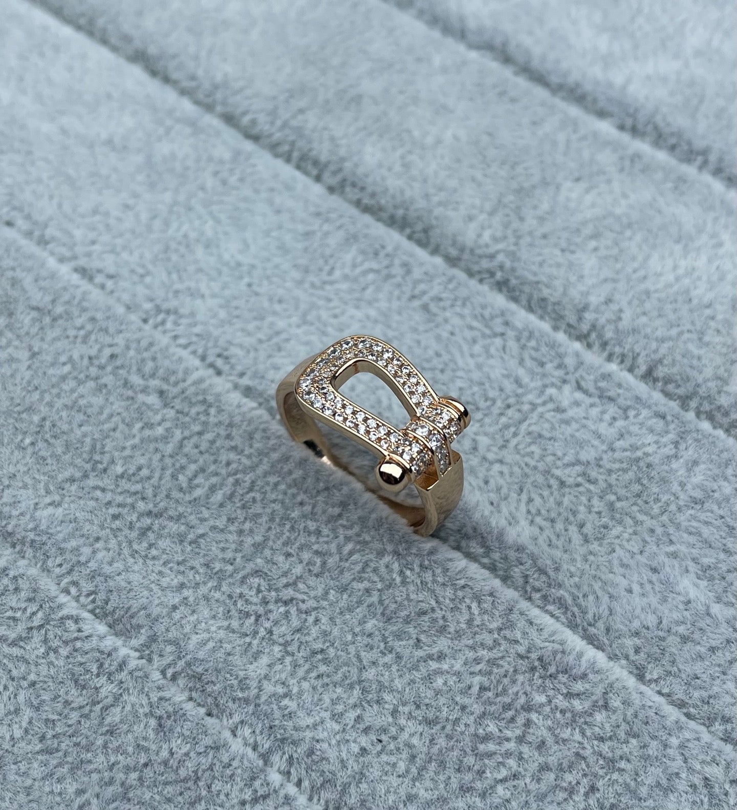 [LumiVibe]Wide Hoof-Shaped Diamond-Studded Ring
