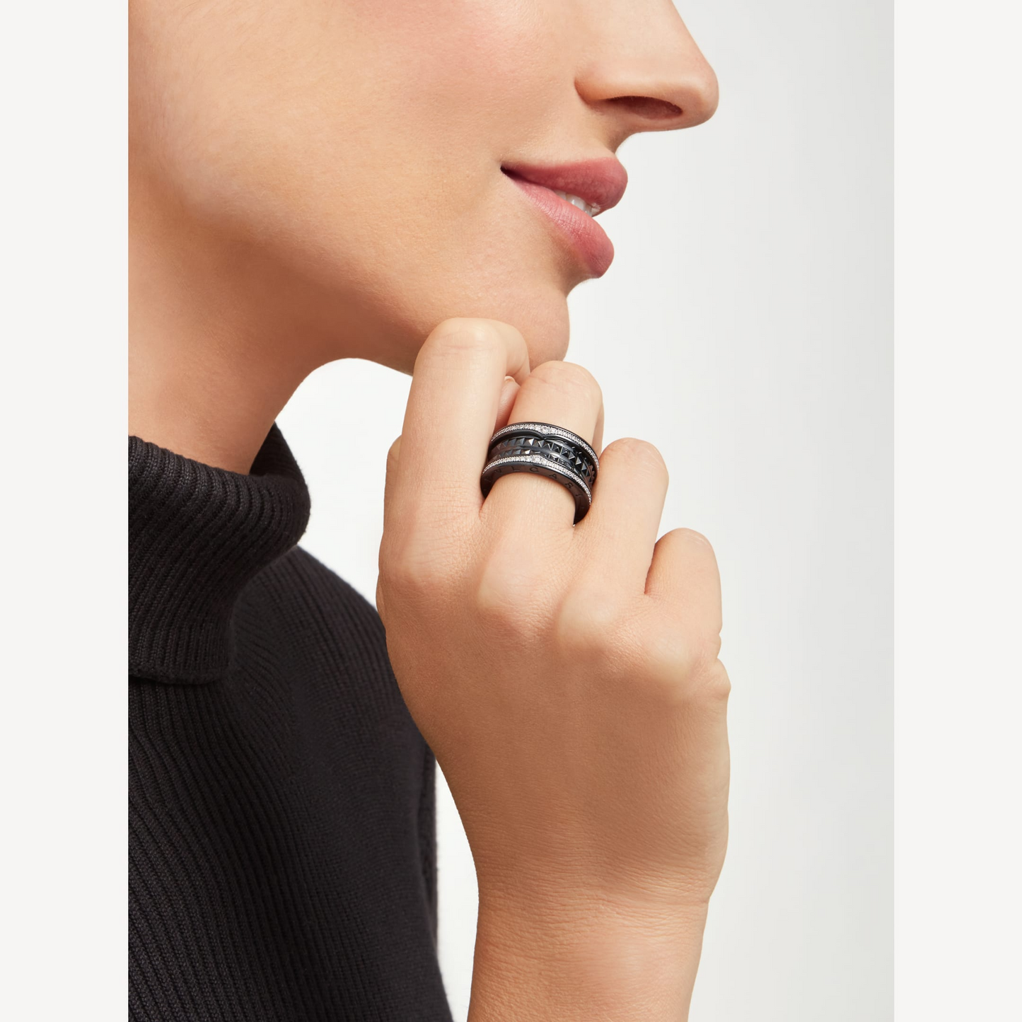[LumiVibe]ZERO 1 ROCK FOUR-BAND BLACK CERAMIC WITH STUDDED SPIRAL AND PAVED DIAMONDS RING