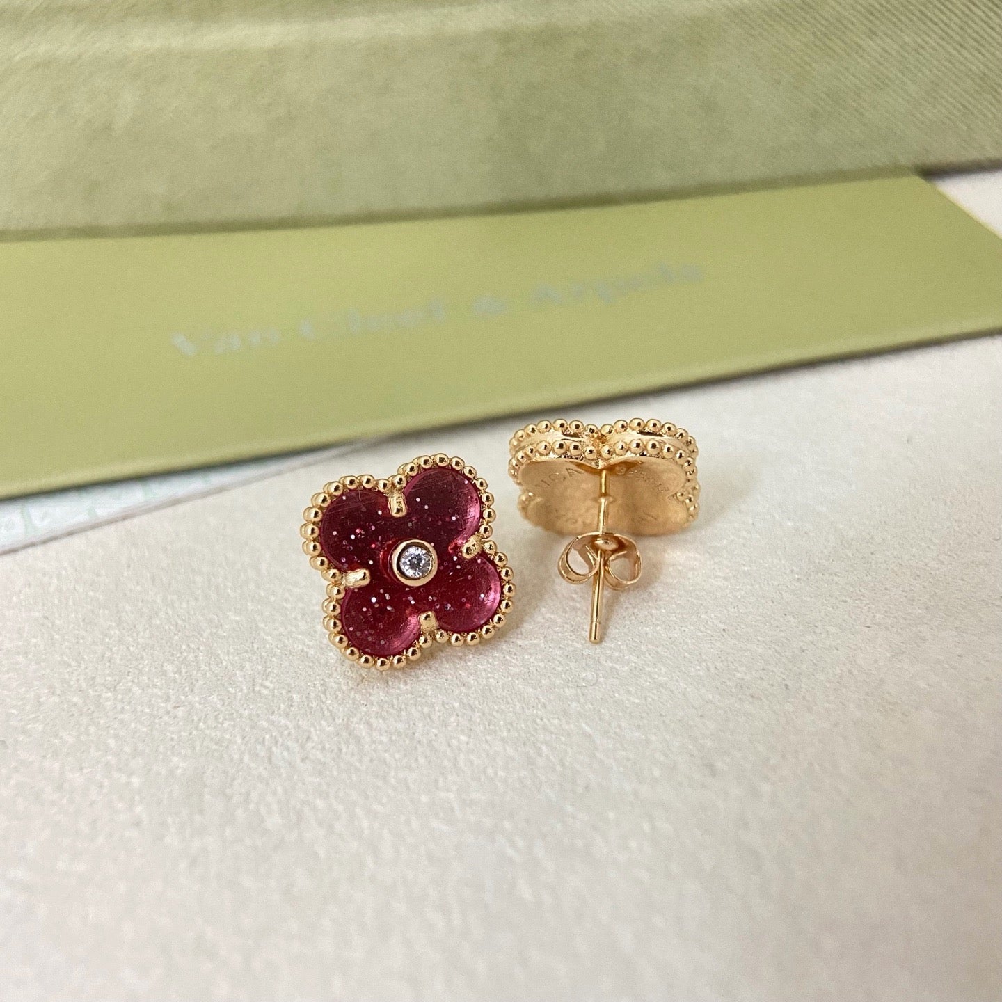 [Lumivibe]2026 NEW  CLOVER 1 MOTIFPINK ENAMEL STUD EARRINGS WITH DIAMONDS