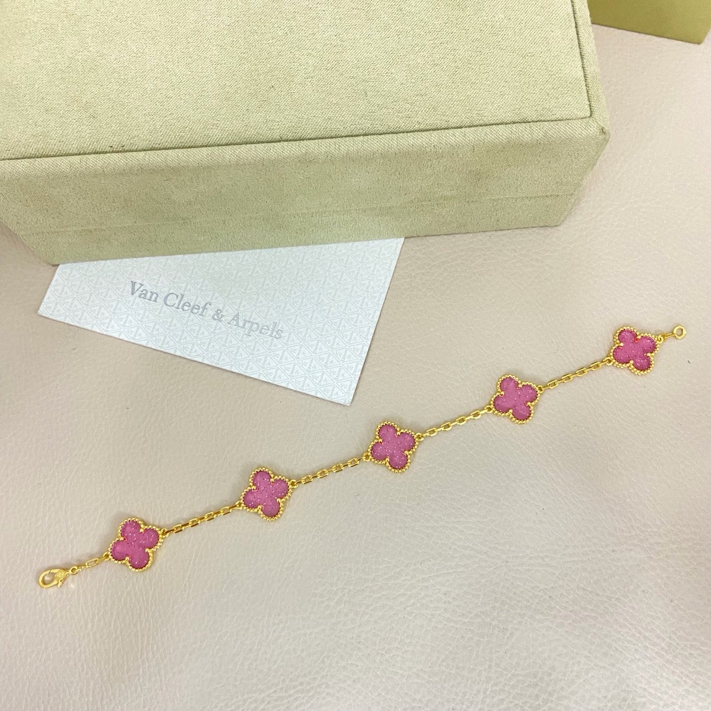 [Lumivibe]NEW BUBBLE PINK ENAMEL 5-FLOWER BRACELET