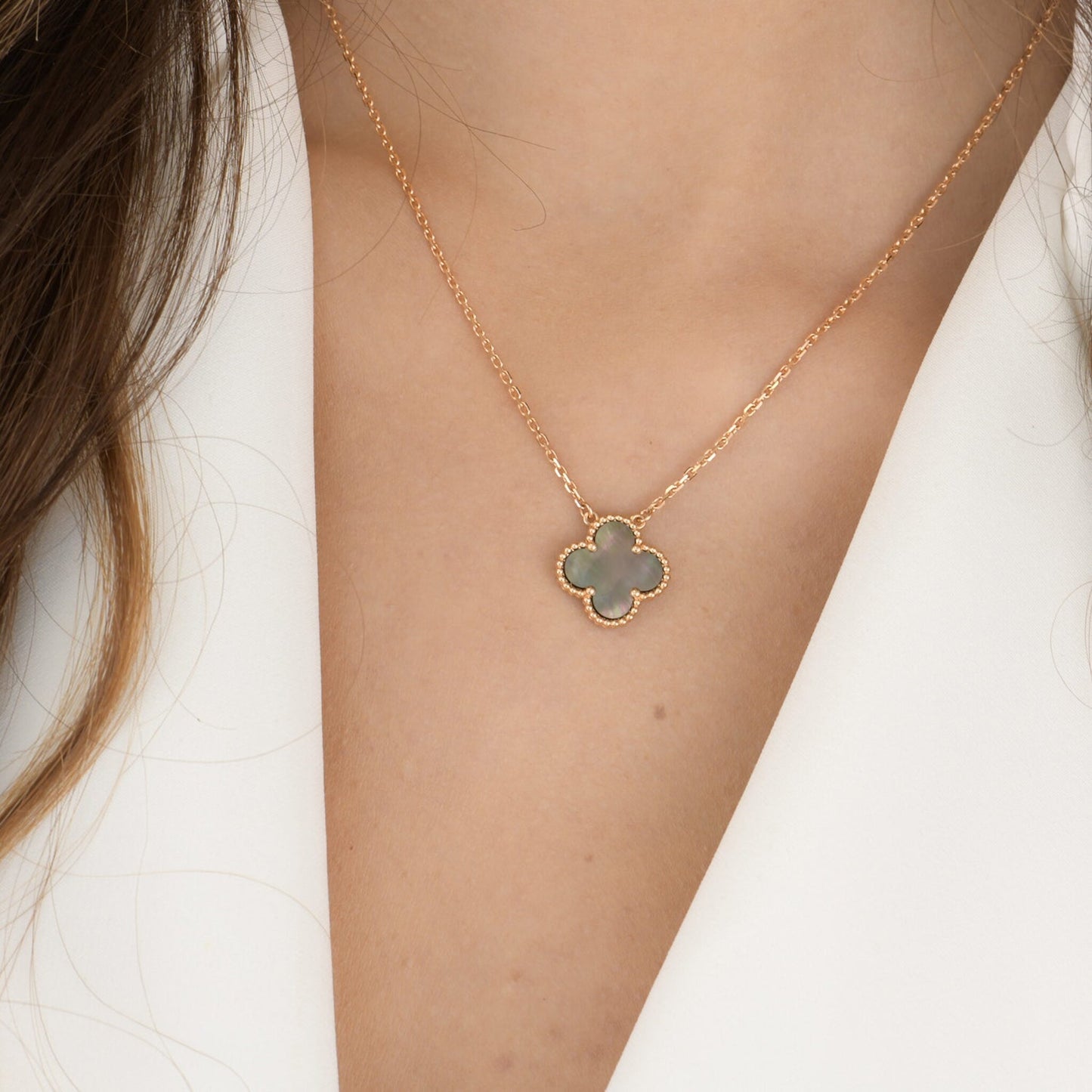 [LumiVibe]CLOVER 15MM  GRAY MOTHER OF PEARL NECKLACE