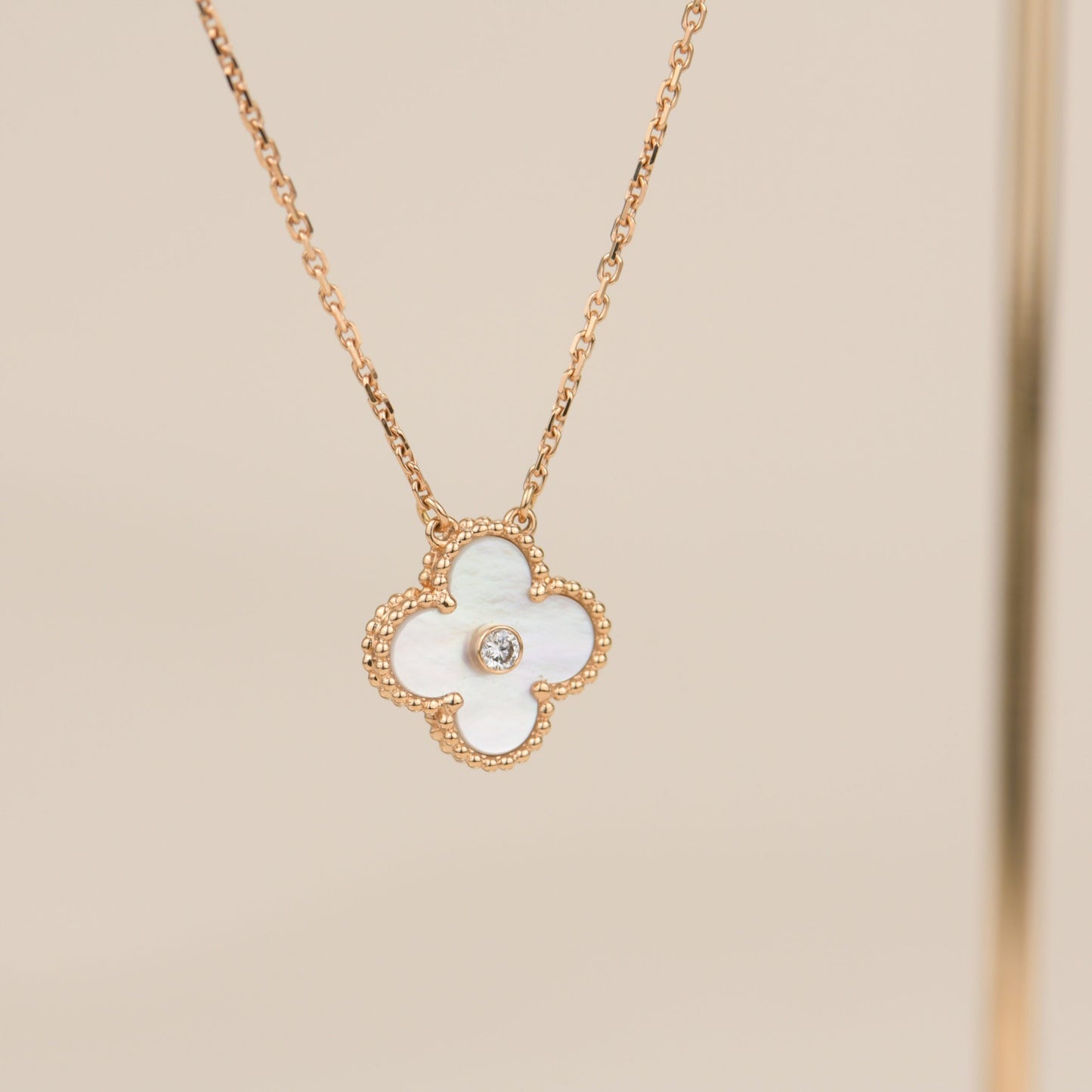[LumiVibe]CLOVER 15MM DIAMOND WHITE FRITILLARIA NECKLACE