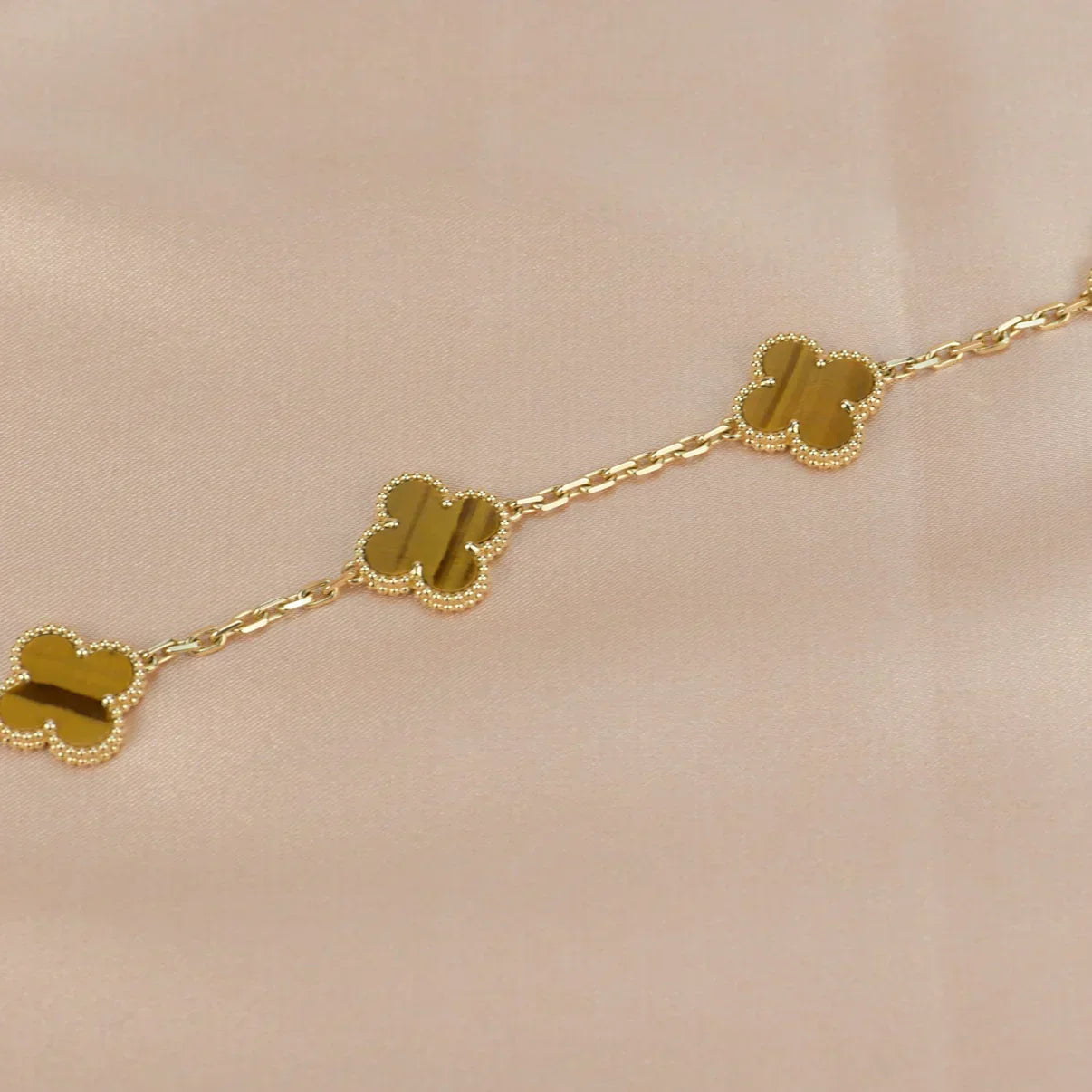 [LumiVibe] CLOVER 5 MOTIFS TIGER EYE BRACELET COLLECTION