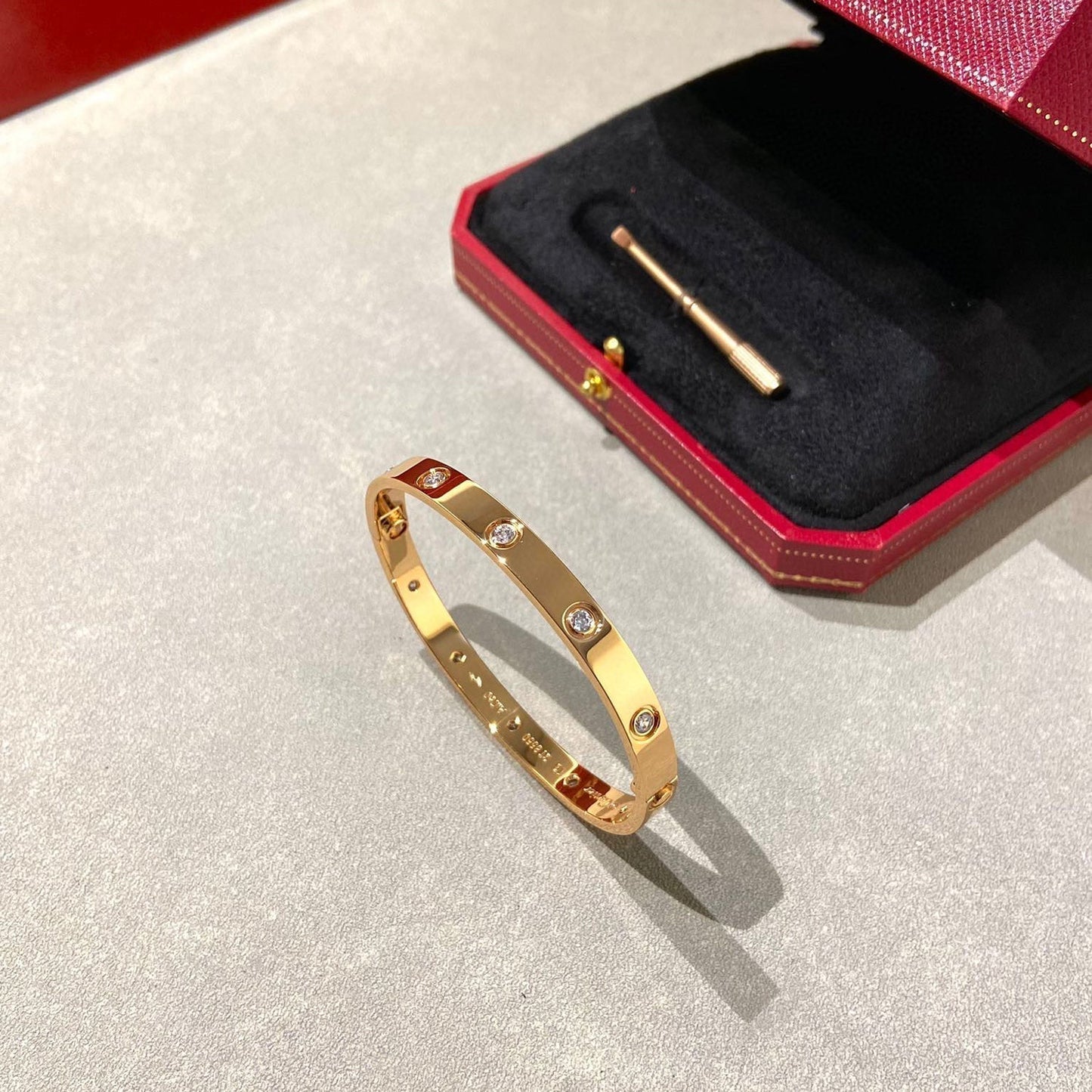 [LumiVibe]LOVE BRACELET 6.1MM 10 DIAMONDS