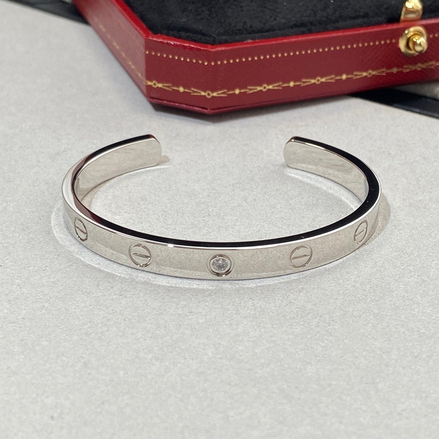 [LumiVibe]LOVE BRACELET 6.1MM 1 DIAMOND OPEN CUFF