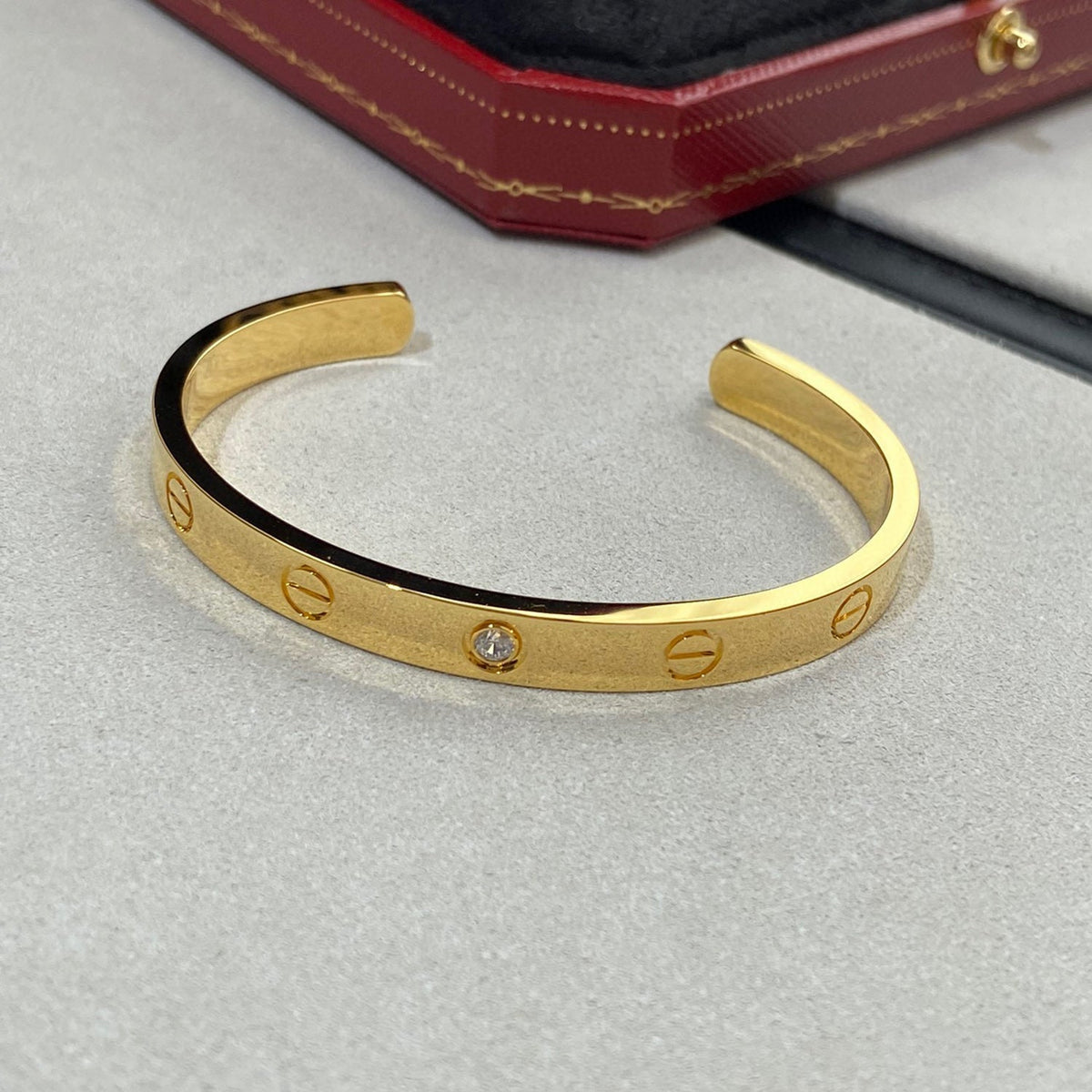 [LumiVibe]LOVE BRACELET 6.1MM 1 DIAMOND OPEN CUFF