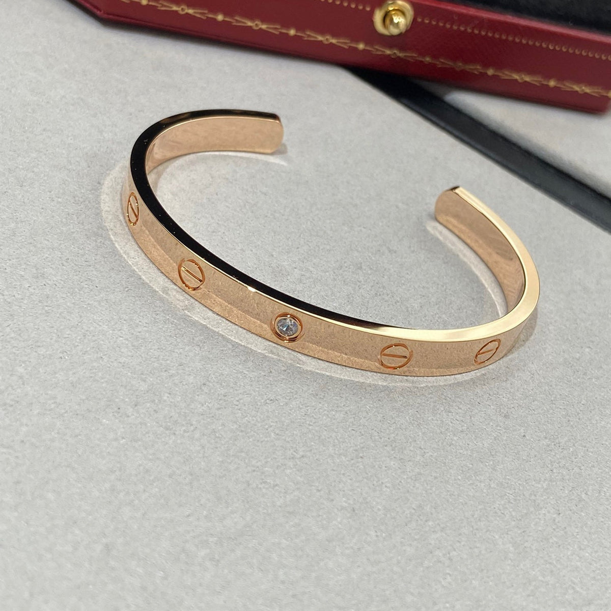 [LumiVibe]LOVE BRACELET 6.1MM 1 DIAMOND OPEN CUFF