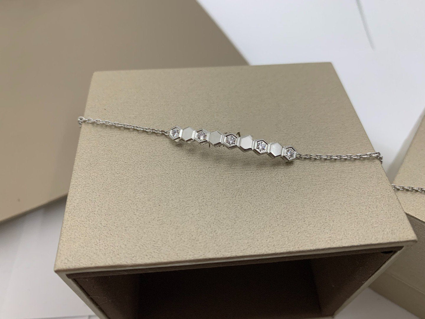 [LumiVibe]BEE LOVE BRACELET DIAMOND