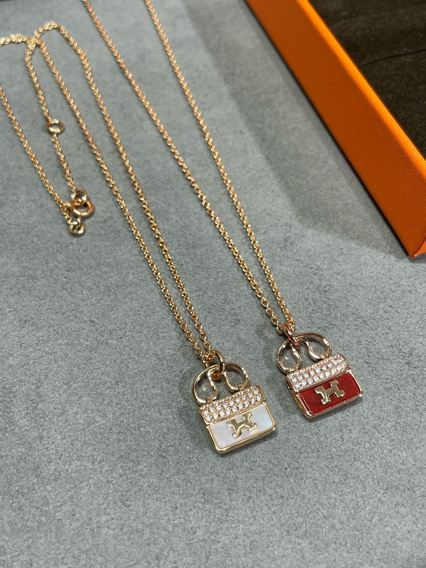[LumiVibe]H CIRCE MOISSANITE PENDANT NECKLACE GOLD