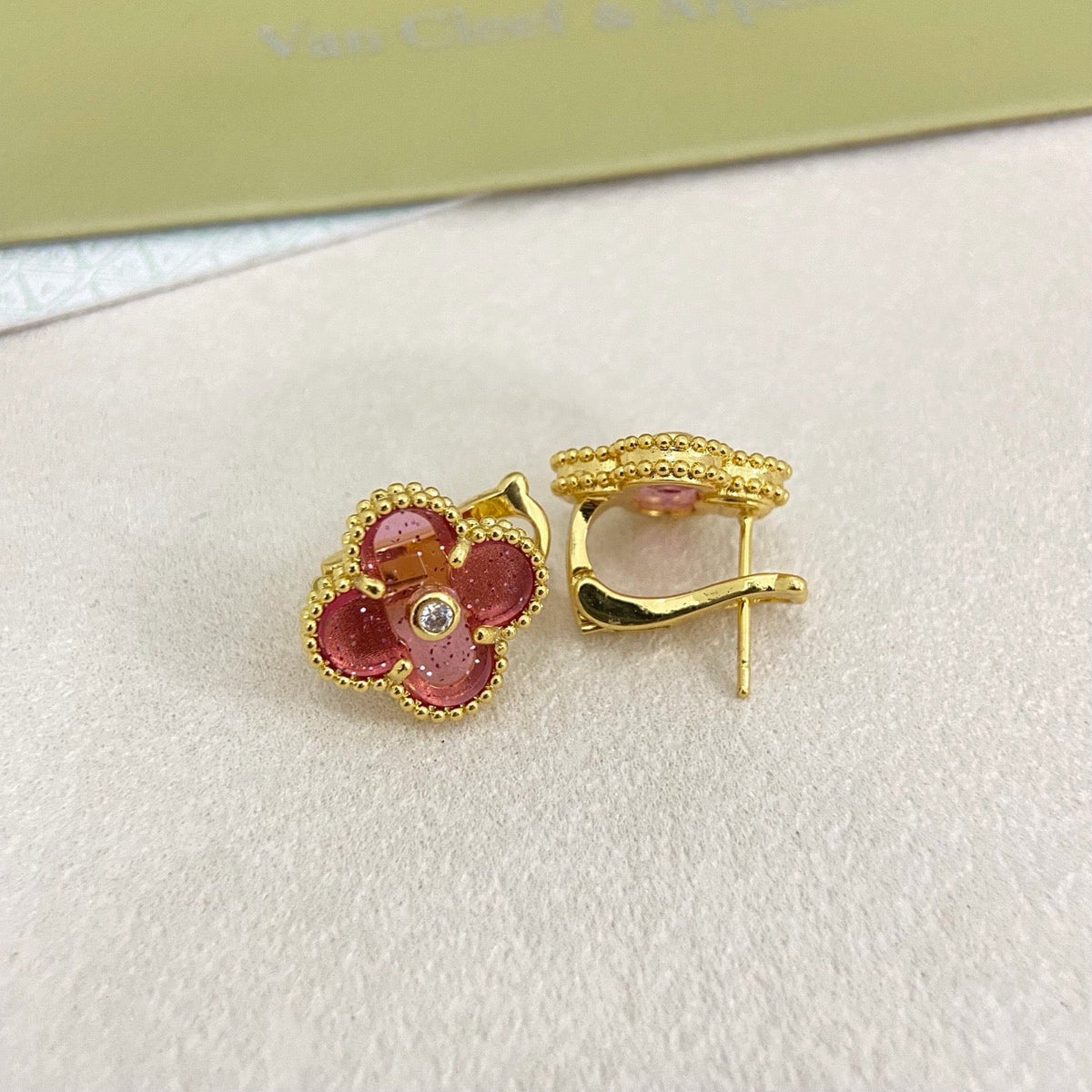 [Lumivibe]2026 NEW  CLOVER 1 MOTIFPINK ENAMEL STUD EARRINGS WITH DIAMONDS2