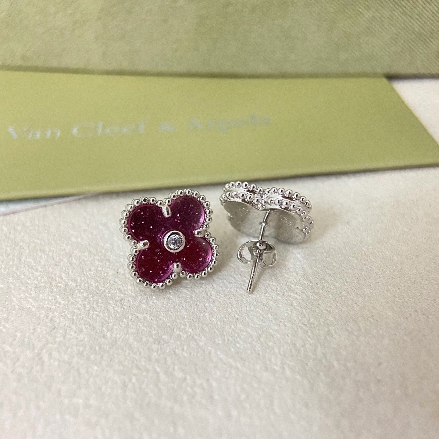[Lumivibe]2026 NEW  CLOVER 1 MOTIFPINK ENAMEL STUD EARRINGS WITH DIAMONDS