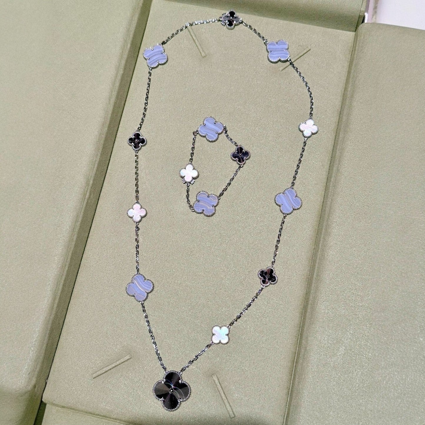 [LumiVibe]DETACHABLE CLOVER 15(11+4) FLOWER SILVER NECKLACE SET